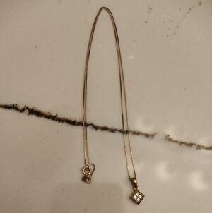 Elegant 14k Gold Necklace with 4 Diamond Pendant